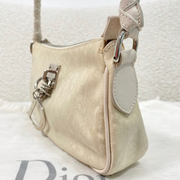 Authentic Christian Dior Oblique Cream White Pochette - Picture 3 of 14